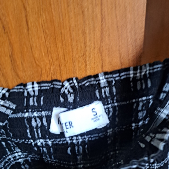 Hollister Black and White Plaid Tank Top - Picture 3 of 4